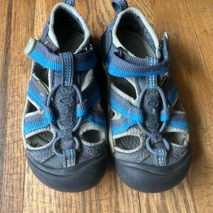 Kids Blue and Gray Sandals